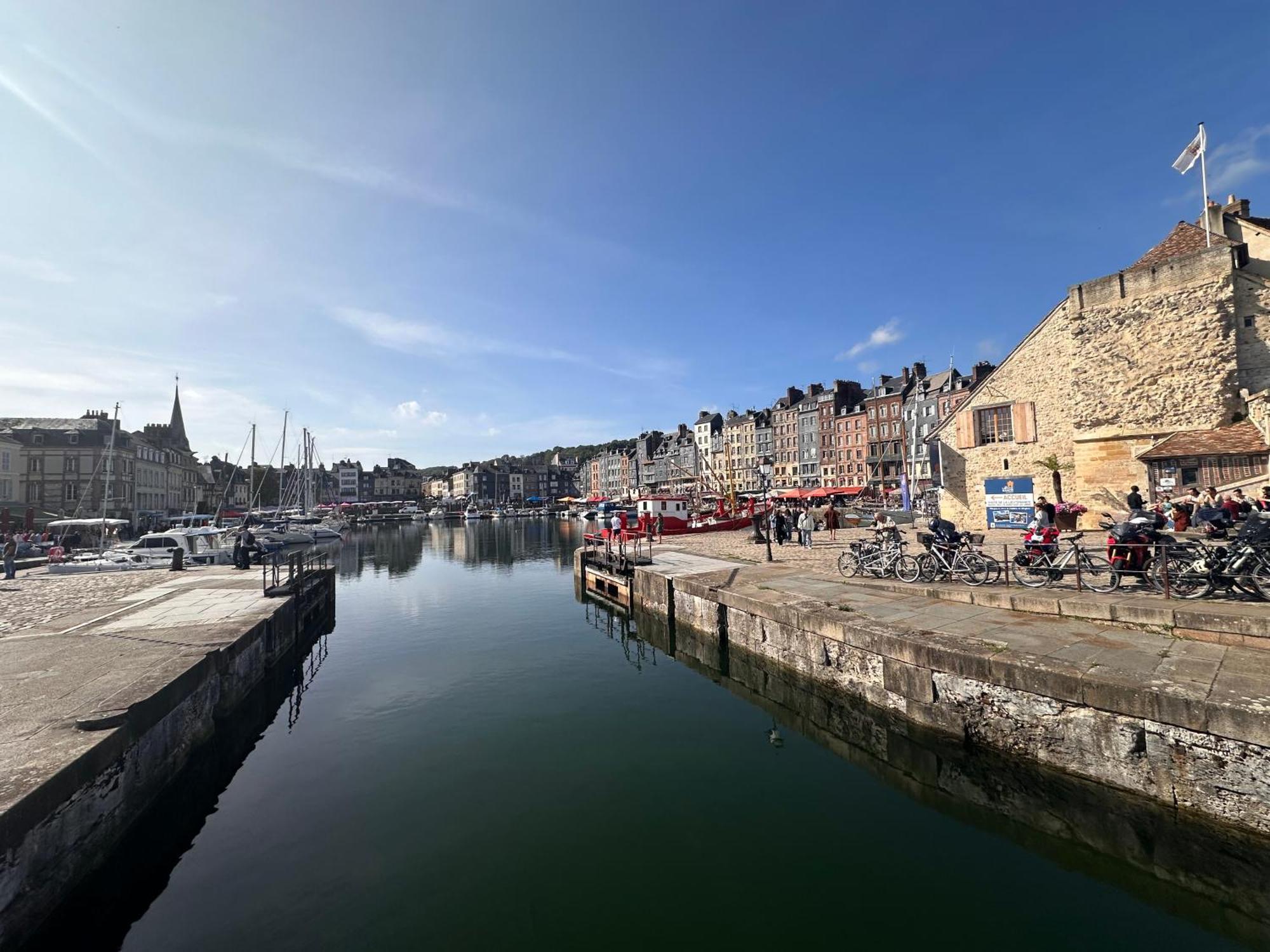 Nid D'Amour Sous Les Toits ! Honfleur Kültér fotó